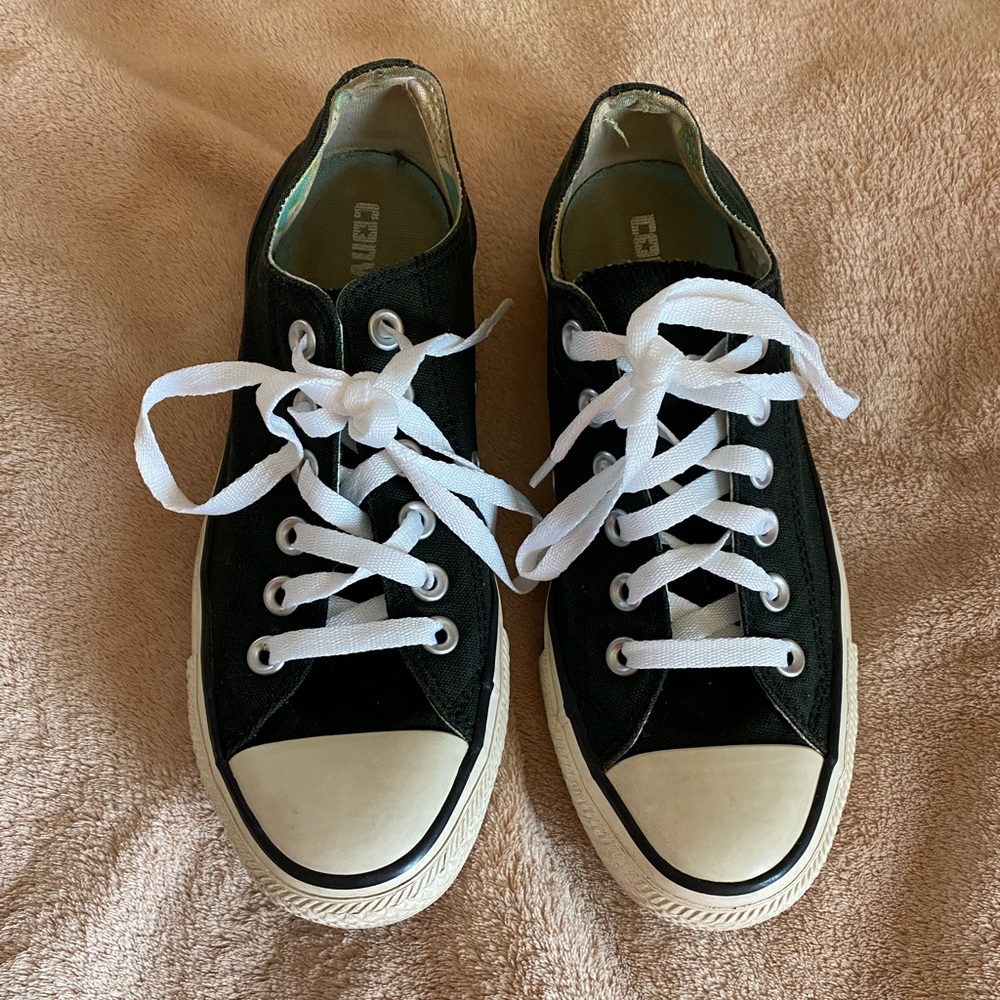 black converse - Picture 2 of 10